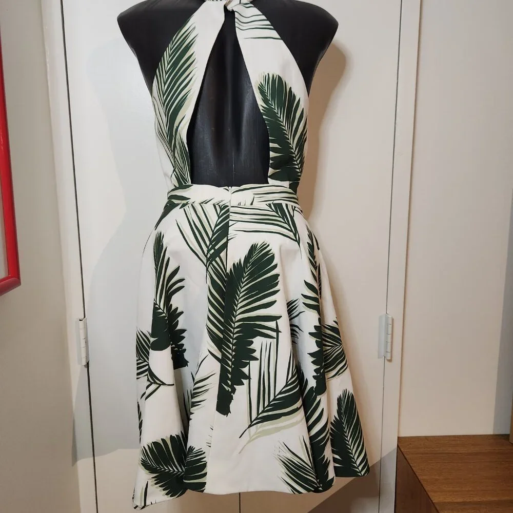 Tropical leaf green and white halter dress - Picture 4 of 4